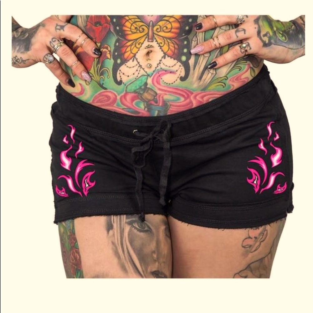 Beautiful disaster Phoenix shorts 1xl curvy. new!!